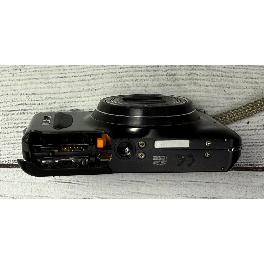 Fujifilm FinePix T190 14MP Digital Camera – Black‎ –(READ) wont stay on